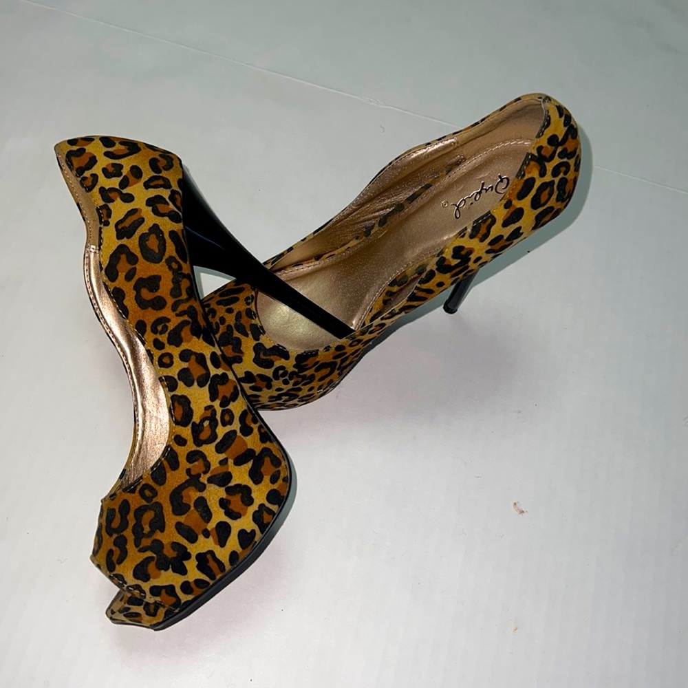 Cheetah heels size 7.5